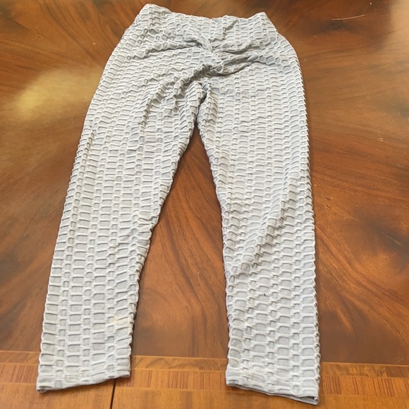 Amazon Essentials Booty Leggings small - Picture 4 of 4